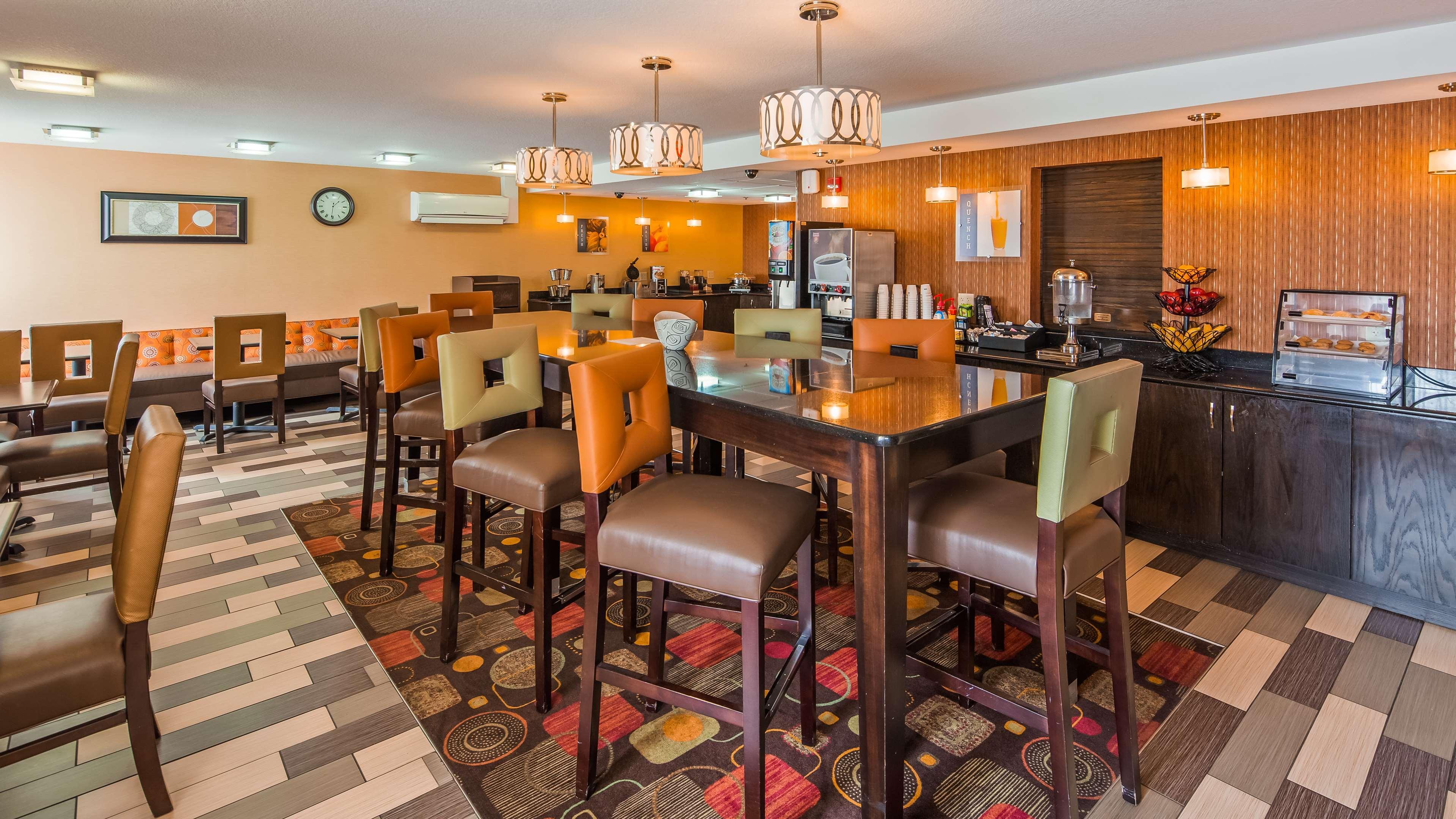 Best Western Luxbury Inn Форт Уейн Екстериор снимка