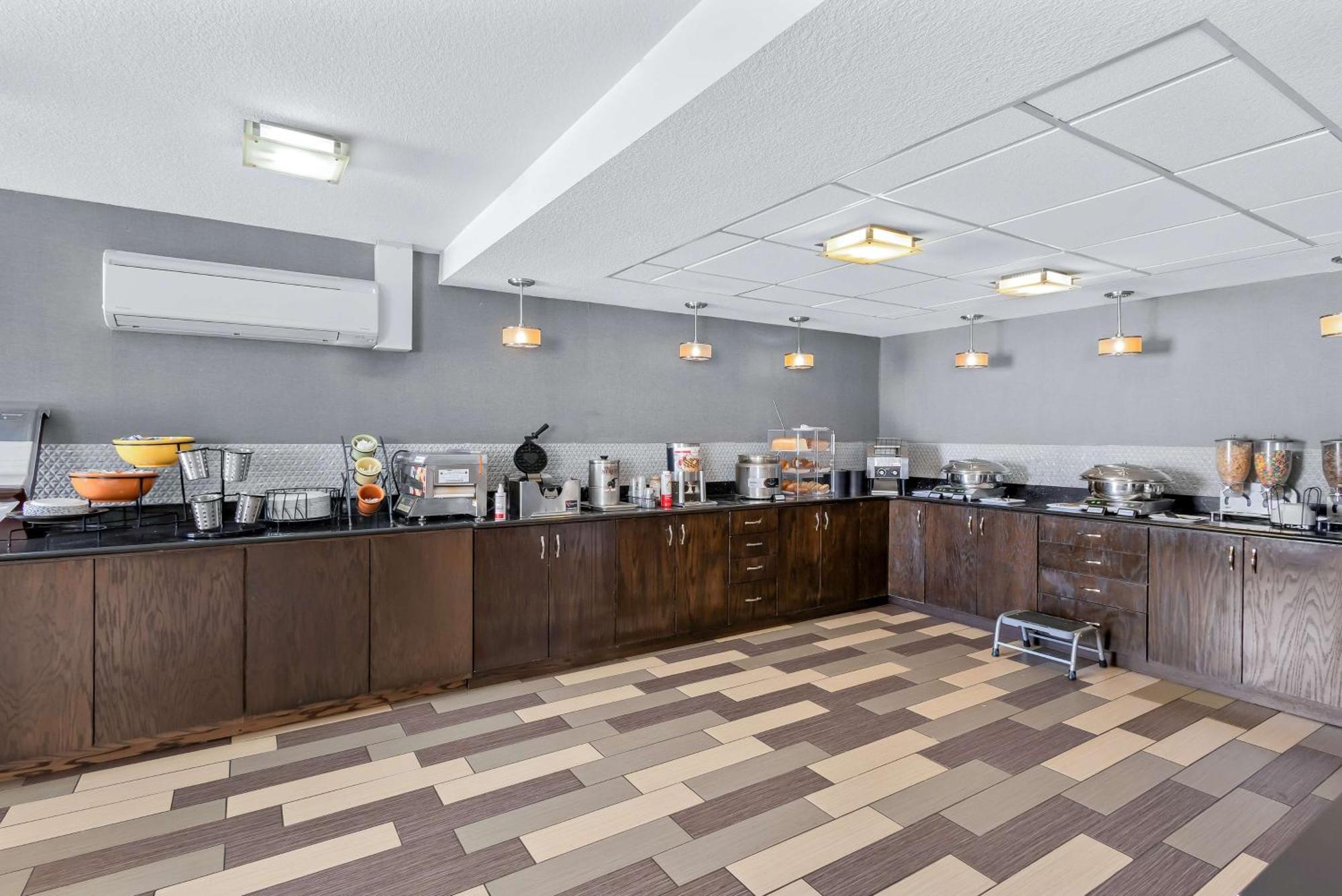 Best Western Luxbury Inn Форт Уейн Екстериор снимка