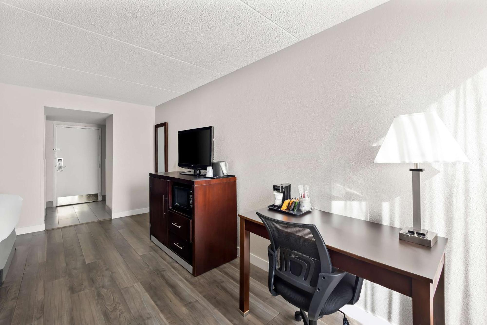 Best Western Luxbury Inn Форт Уейн Екстериор снимка