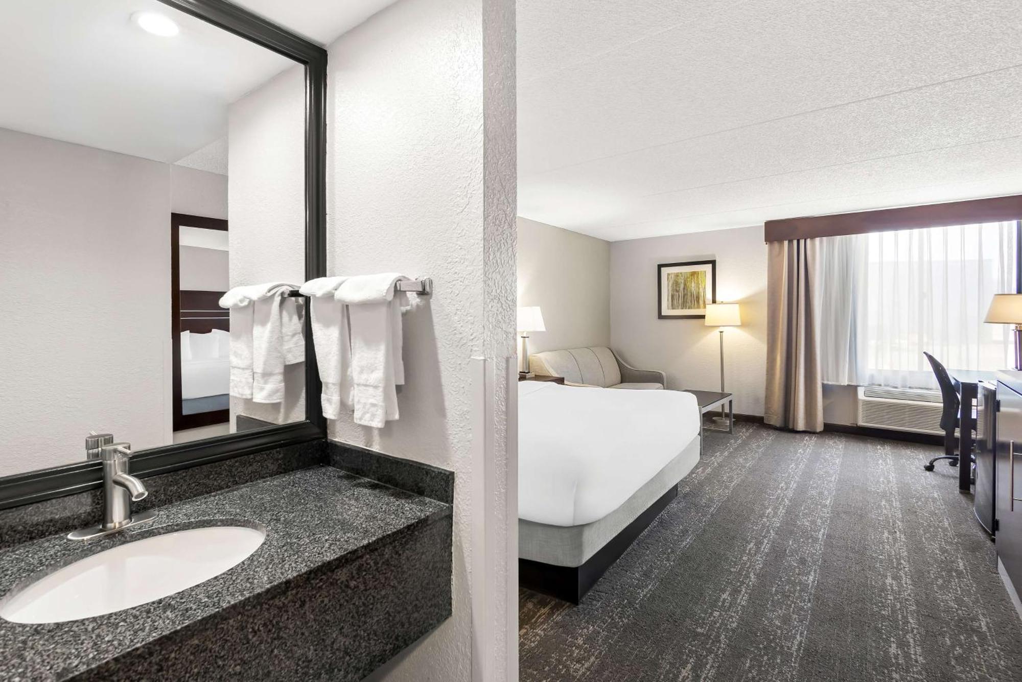 Best Western Luxbury Inn Форт Уейн Екстериор снимка